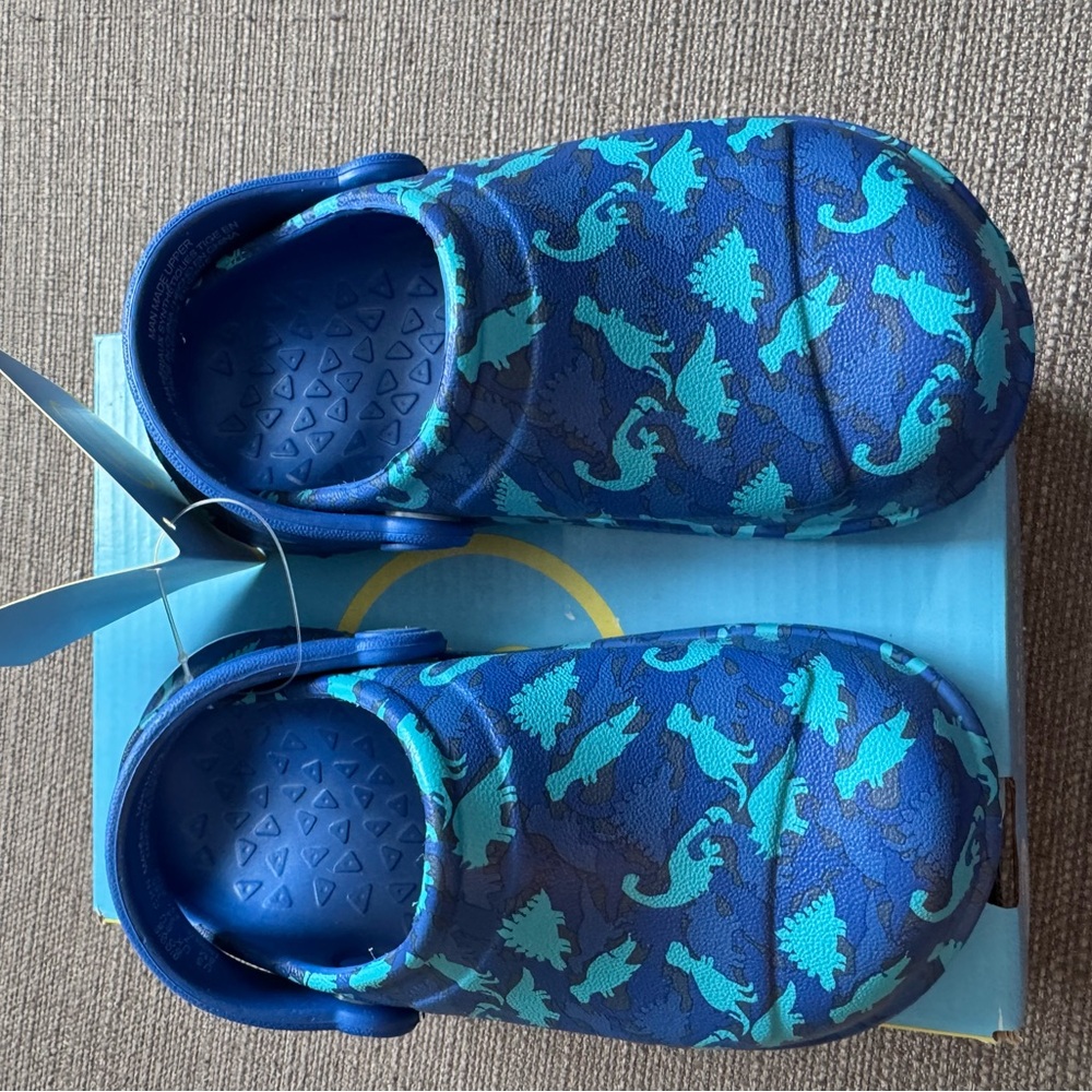 Stride Rite size 8 clogs